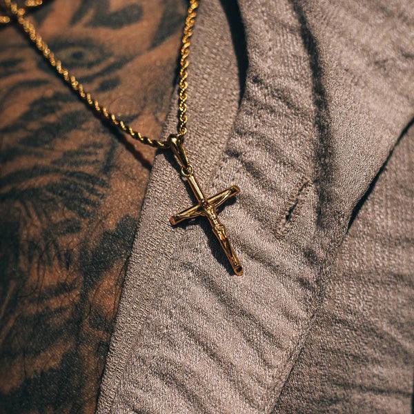 Men's Gold Crucifix Necklaces: Meaning, Styles, and More - Hommes Oro