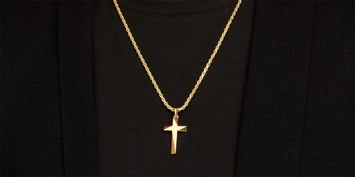 The Cross Returns as the Style of Choice in Men's Jewelry - Hommes Oro