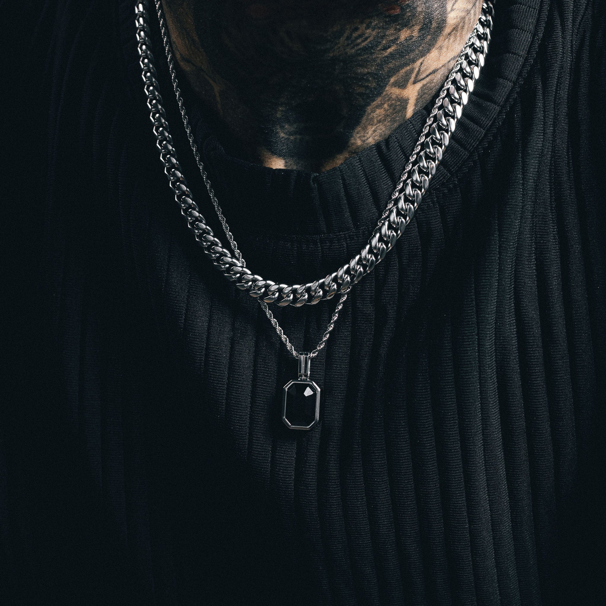 Onyx Vitesse Gemstone Pendant - Silver