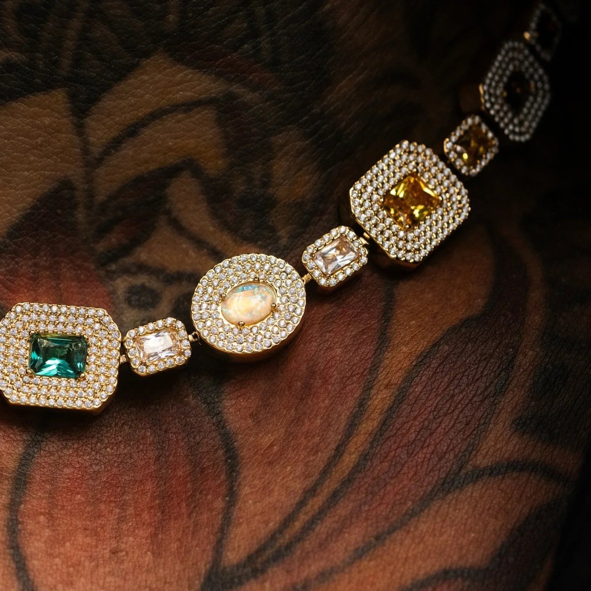 Echelon Gemstone Chain - Gold